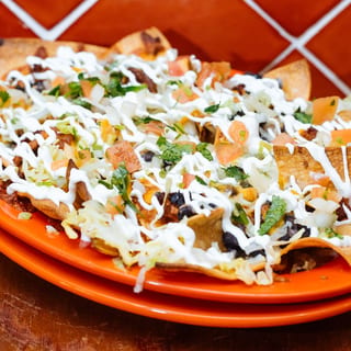 Nachos de Pollo (Chicken Nachos)