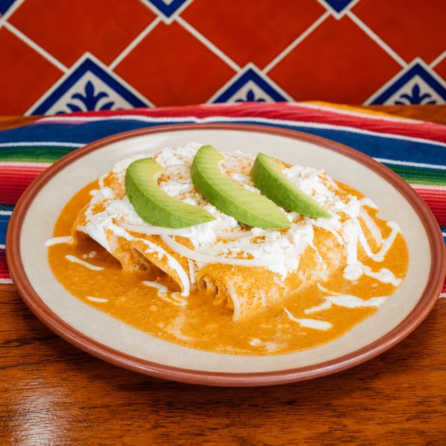 Enchipocladas (Enchiladas).
